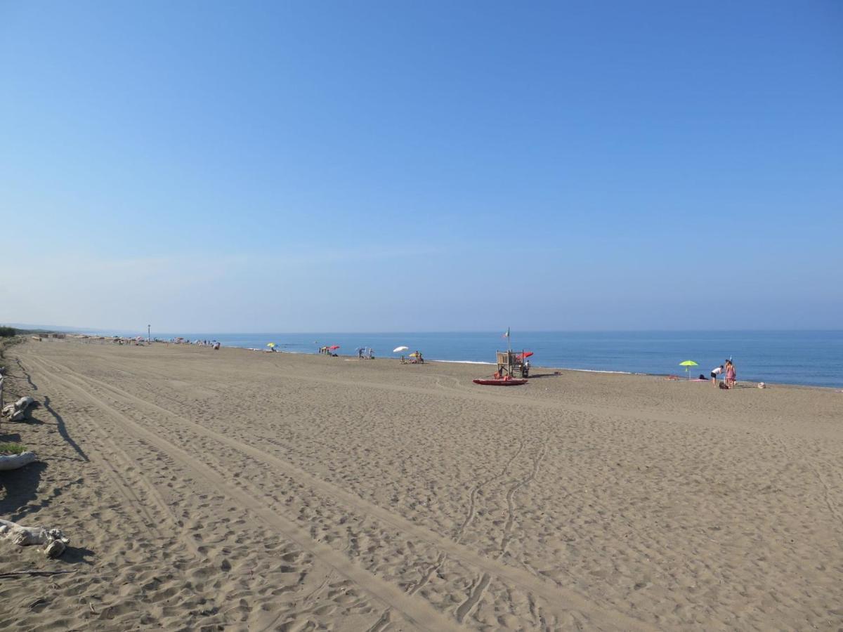 Holiday Home Ponente 6 By Interhome Marina Di Bibbona Exterior foto